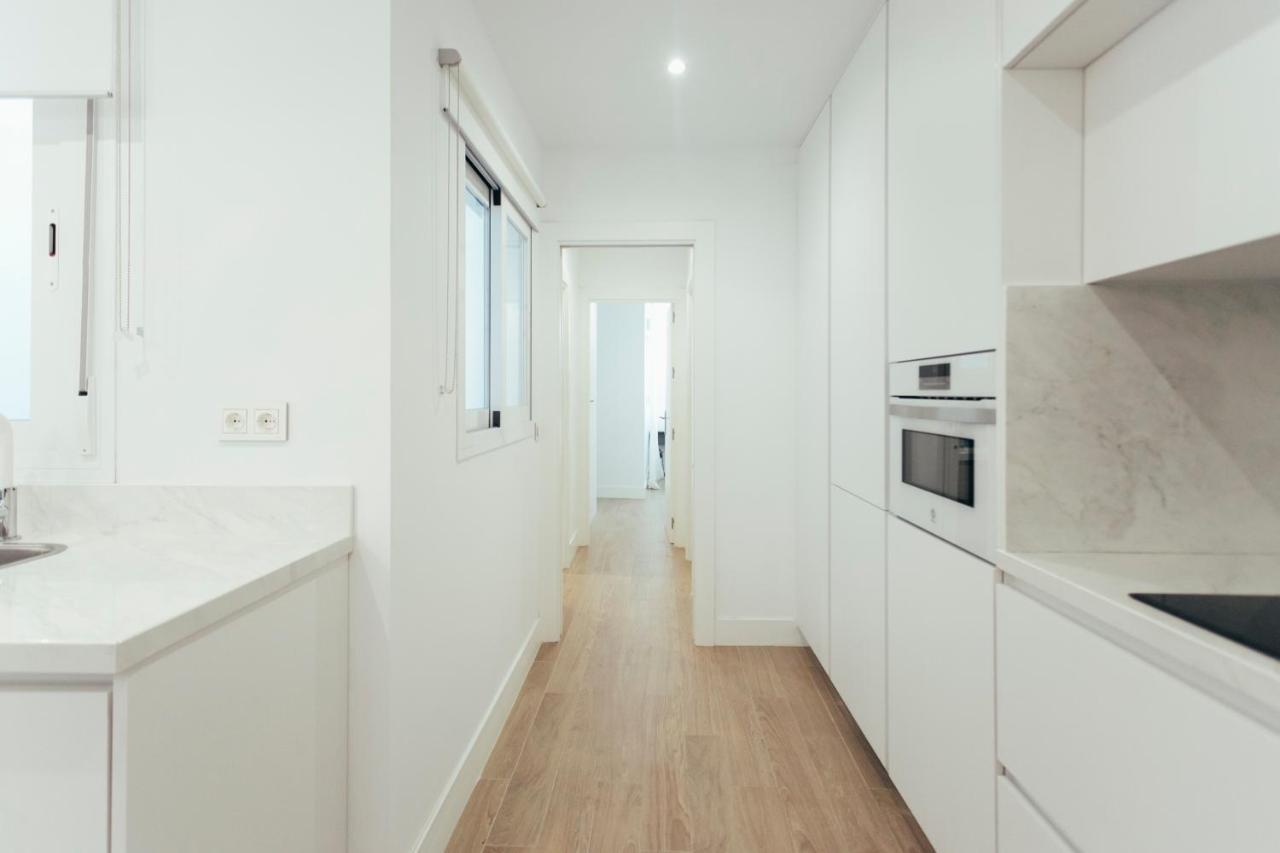 Modern With Balcony- 2Bd 2Bth- San Vicente Lejlighed Sevilla Eksteriør billede